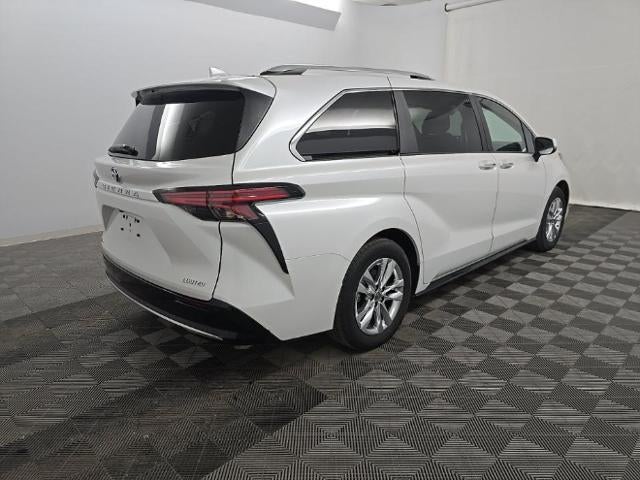 2025 Toyota Sienna Limited 7 Passenger