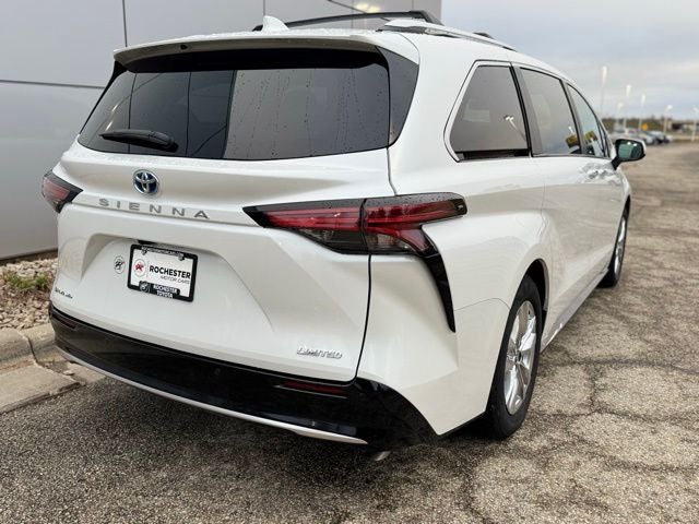 2025 Toyota Sienna Limited 7 Passenger