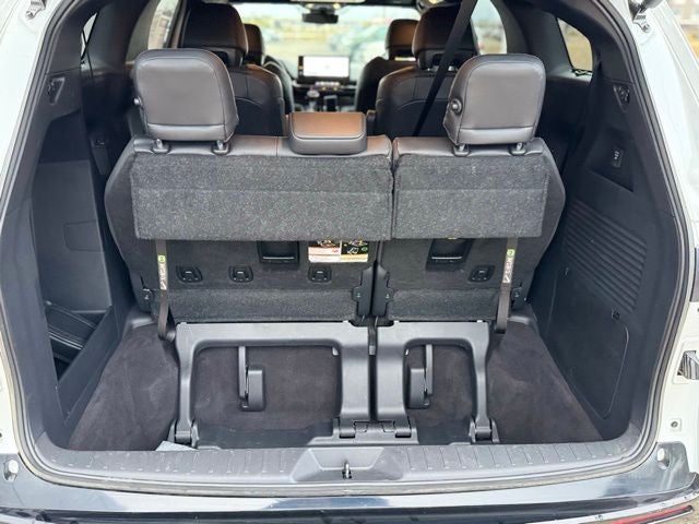 2025 Toyota Sienna Limited 7 Passenger