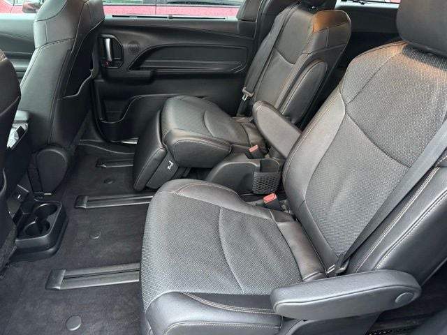 2025 Toyota Sienna Limited 7 Passenger