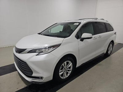 2025 Toyota Sienna Limited 7 Passenger