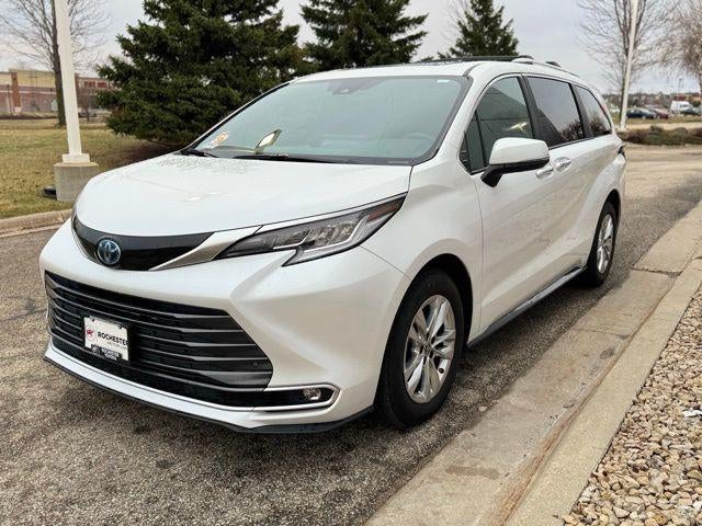 2025 Toyota Sienna Limited 7 Passenger