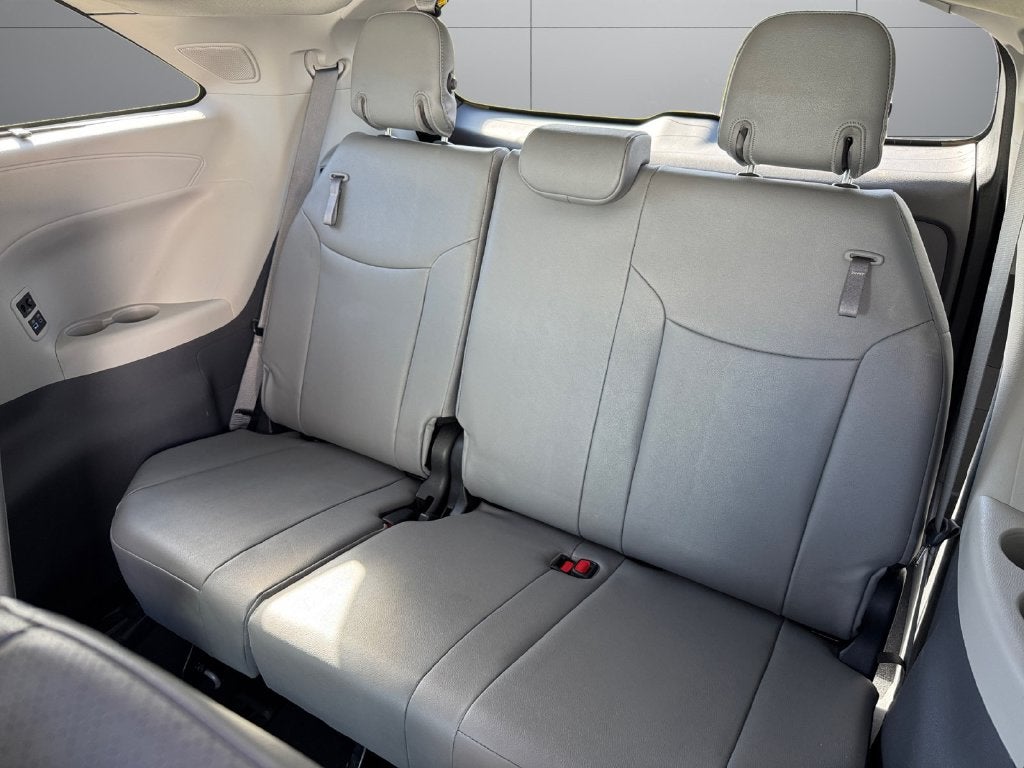 2023 Toyota Sienna Limited 7 Passenger