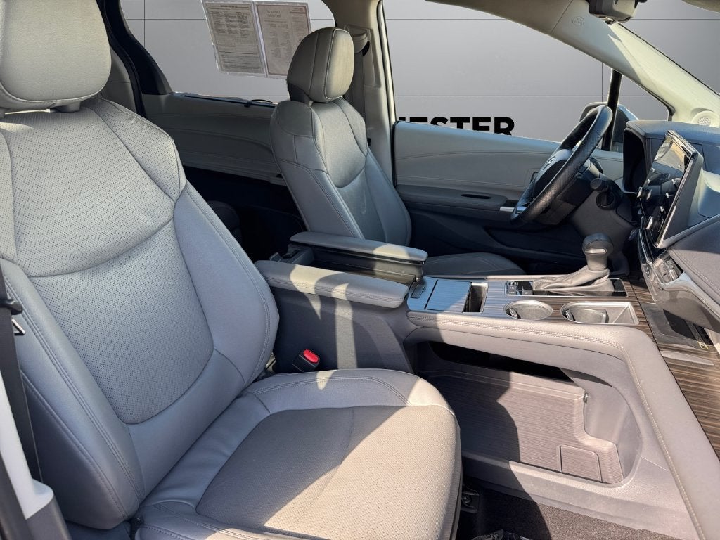 2023 Toyota Sienna Limited 7 Passenger