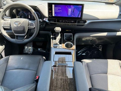 2025 Toyota Sienna Limited 7 Passenger