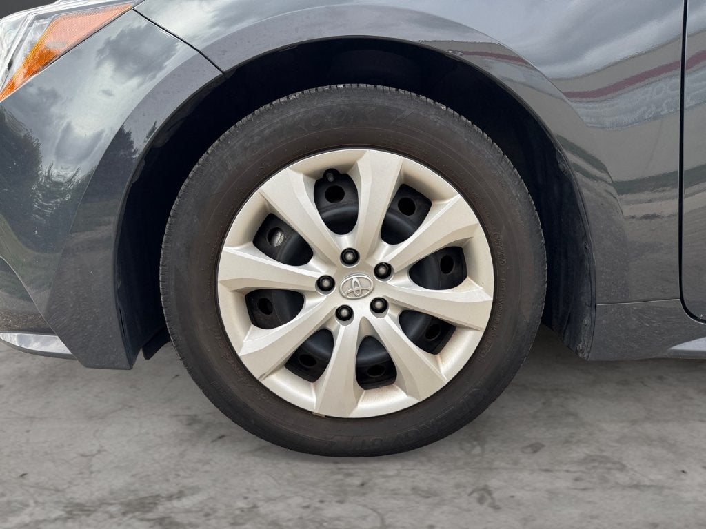 2025 Toyota Corolla LE FWD