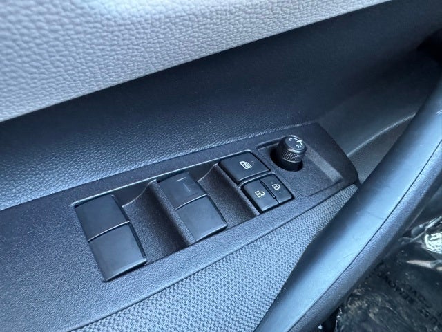 2025 Toyota Corolla LE FWD