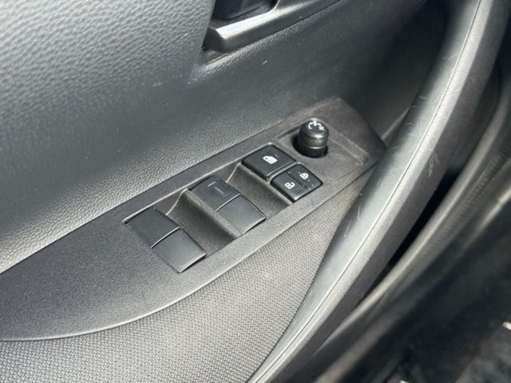 2025 Toyota Corolla LE FWD
