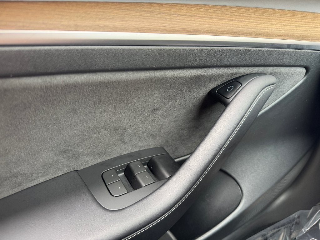 2023 Tesla Model 3 Base RWD