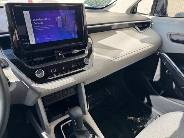 2024 Toyota Corolla Cross LE FWD