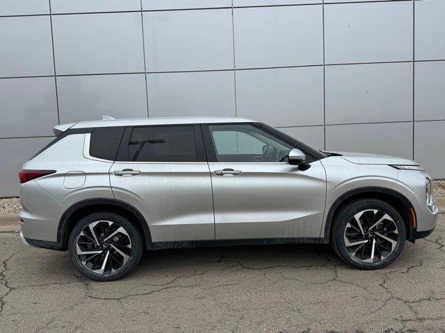 2024 Mitsubishi Outlander SE 4WD