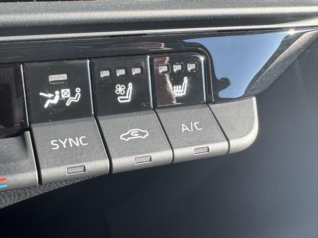 2025 Toyota Crown Signia Limited AWD