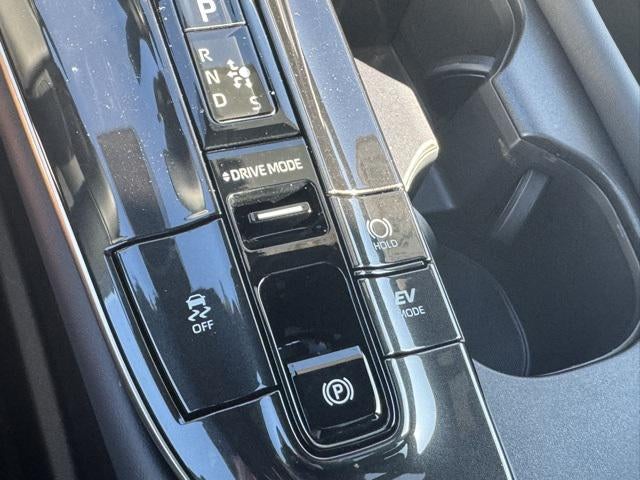 2025 Toyota Crown Signia Limited AWD