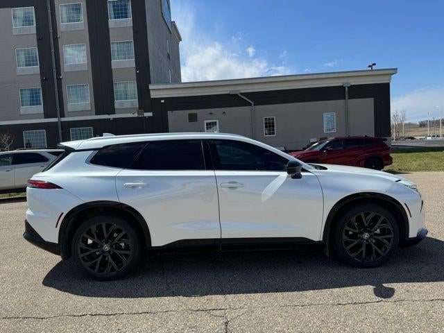 2025 Toyota Crown Signia Limited AWD