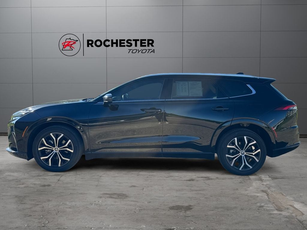 2025 Toyota Crown Signia XLE AWD