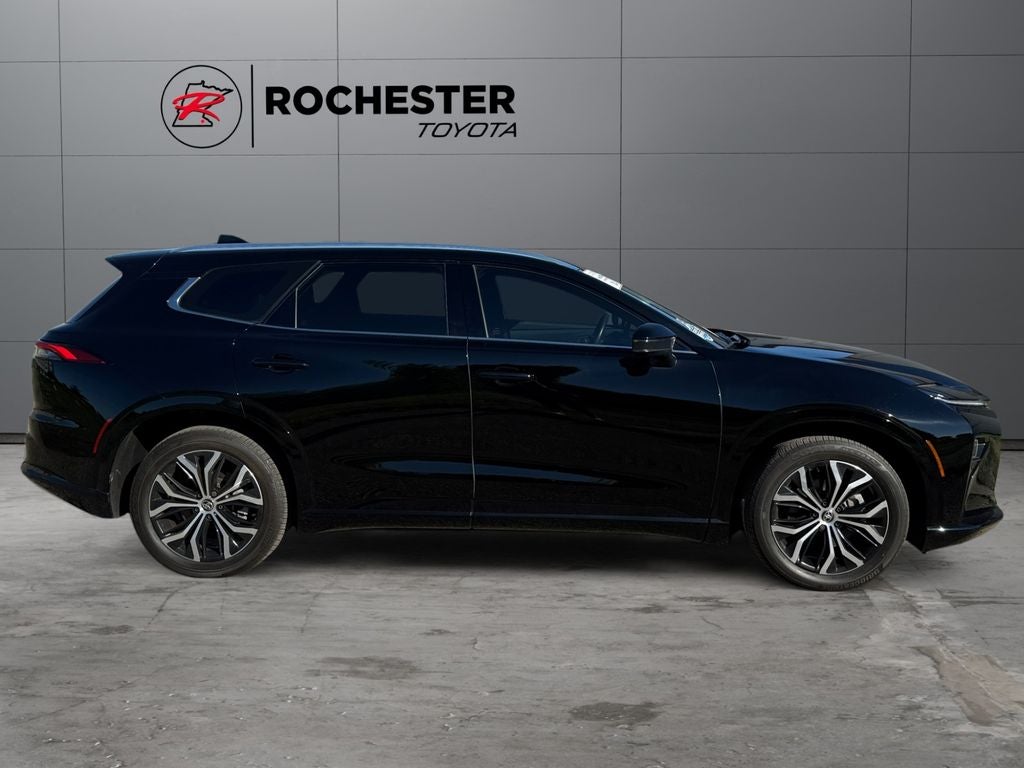 2025 Toyota Crown Signia XLE AWD