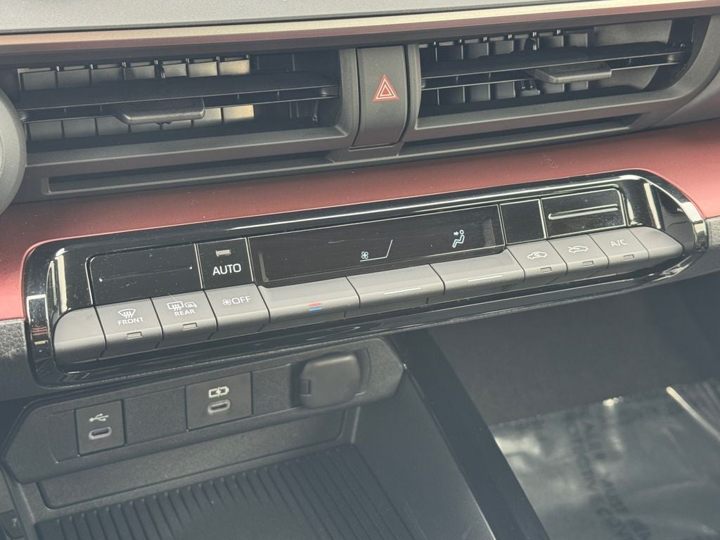 2024 Toyota Prius Prime SE FWD