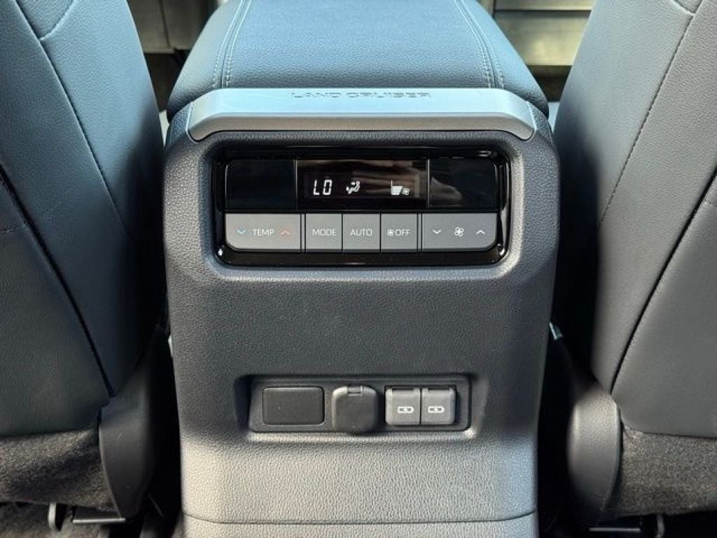 2025 Toyota Land Cruiser Base 4WD