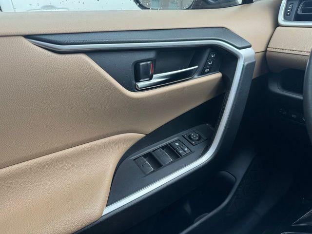 2022 Toyota RAV4 Hybrid XLE Premium AWD
