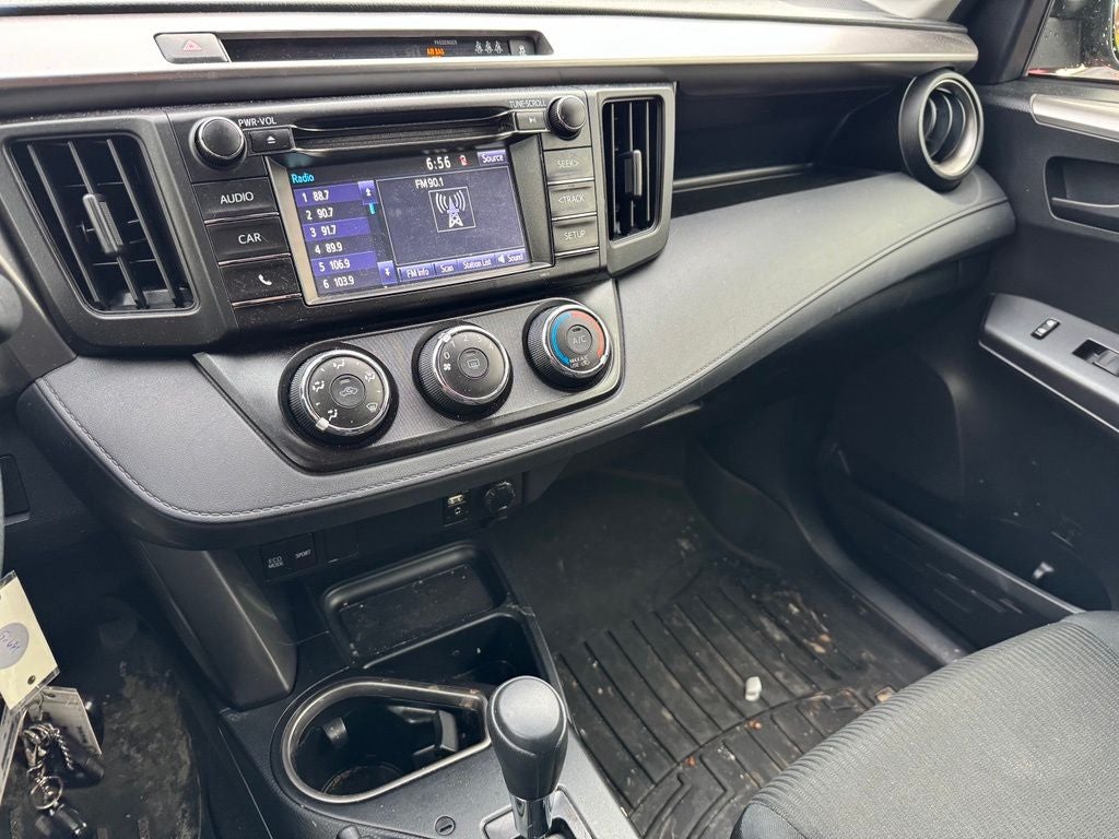 2017 Toyota RAV4 LE AWD