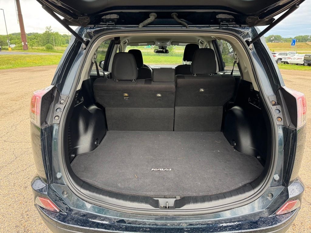 2017 Toyota RAV4 LE AWD