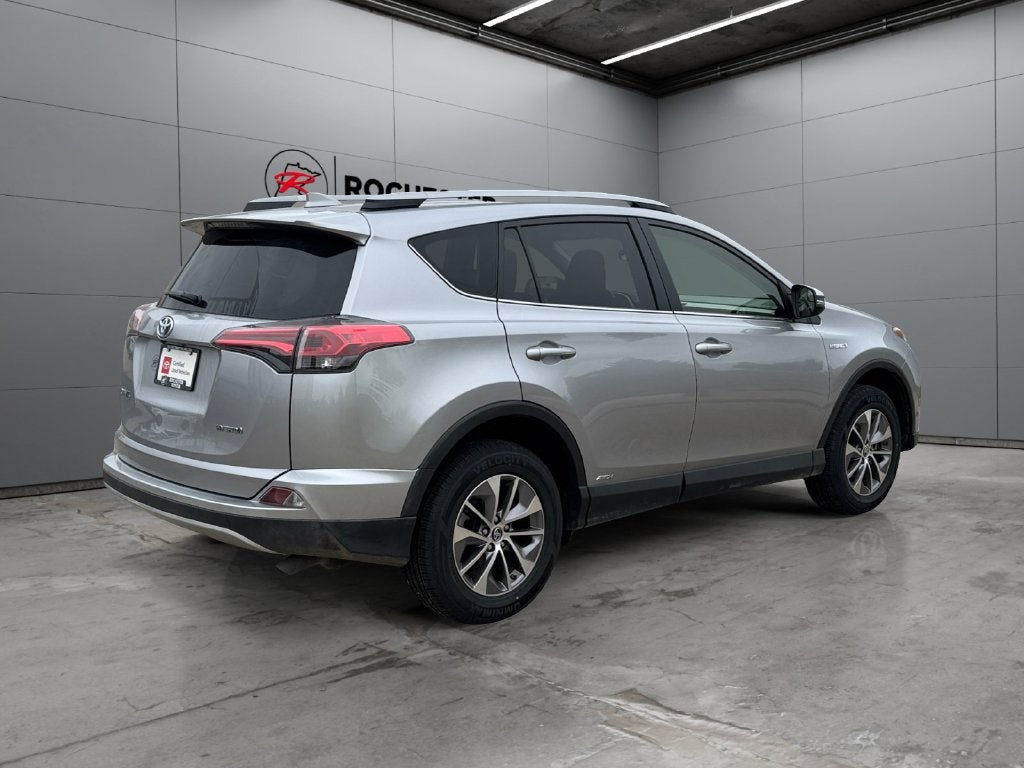 2018 Toyota RAV4 Hybrid LE AWD