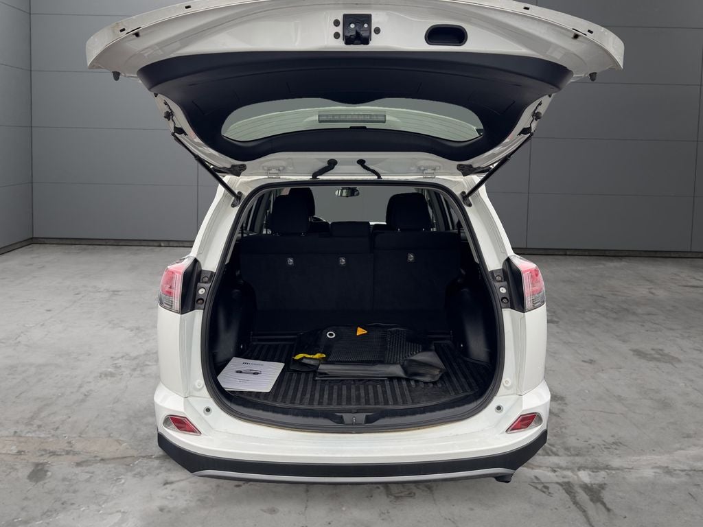 2018 Toyota RAV4 Hybrid LE AWD