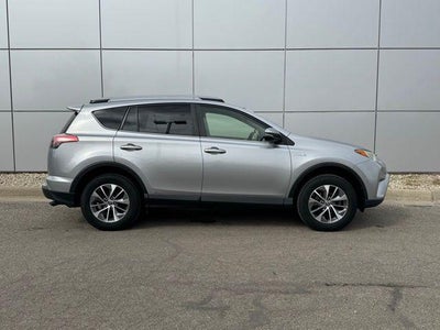 2017 Toyota RAV4 Hybrid XLE AWD