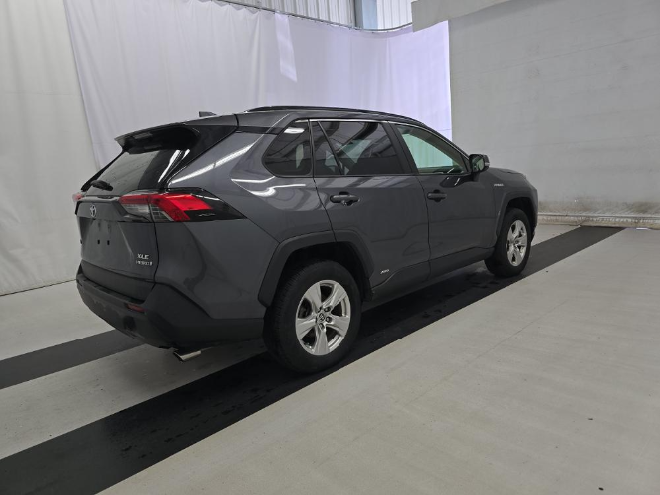 2021 Toyota RAV4 Hybrid XLE AWD
