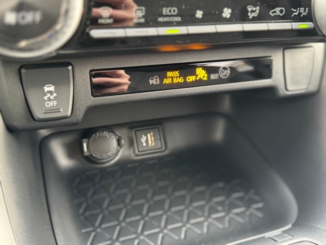 2025 Toyota RAV4 Hybrid XLE AWD