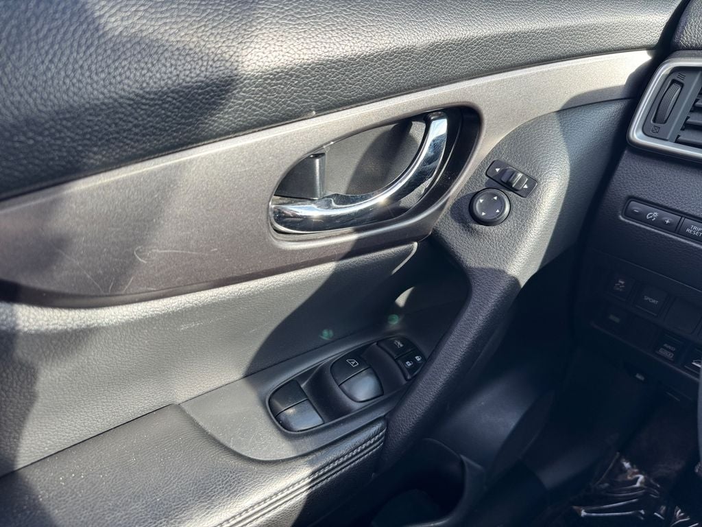 2015 Nissan Rogue SV AWD