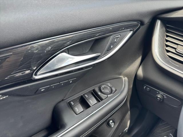 2022 Buick Envision Essence FWD