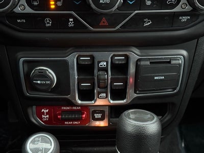 2020 Jeep Wrangler Unlimited Rubicon w/ Heated Steering Wheel + Navigation