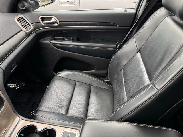 2017 Jeep Grand Cherokee Limited w/ Panoramic Sunroof + Trailer Tow Package