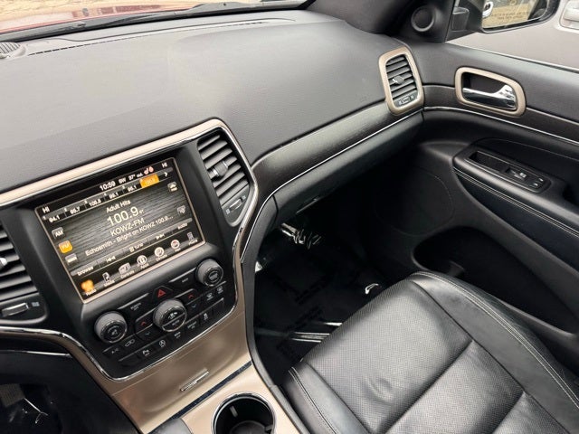 2017 Jeep Grand Cherokee Limited w/ Panoramic Sunroof + Trailer Tow Package