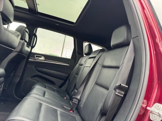 2017 Jeep Grand Cherokee Limited w/ Panoramic Sunroof + Trailer Tow Package
