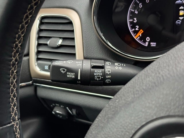 2017 Jeep Grand Cherokee Limited w/ Panoramic Sunroof + Trailer Tow Package