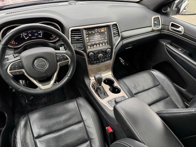 2017 Jeep Grand Cherokee Limited w/ Panoramic Sunroof + Trailer Tow Package