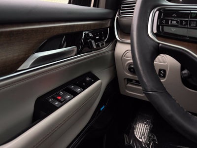 2023 Jeep Grand Wagoneer Base