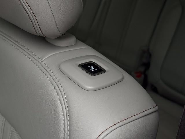 2023 Jeep Grand Wagoneer Base