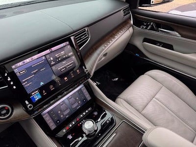 2023 Jeep Grand Wagoneer Base