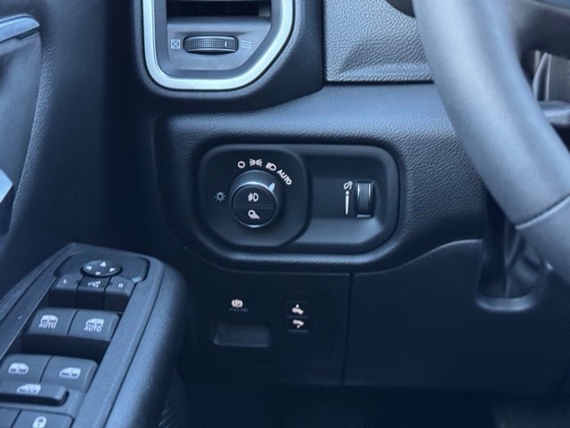 2025 RAM 1500 Big Horn/Lone Star w/ Heated Steering Wheel + Remote Start