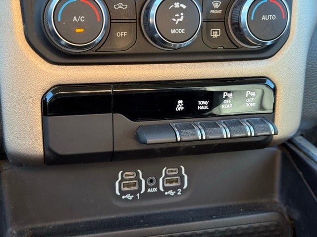 2022 RAM 1500 Laramie w/ Blindspot Detection + Heated Steering Wheel