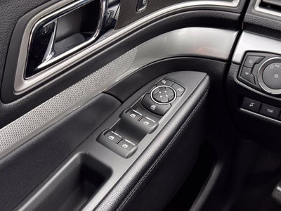 2017 Ford Explorer XLT w/Heated Steering Wheel + Tow Pkg