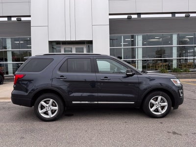 2017 Ford Explorer XLT w/Heated Steering Wheel + Tow Pkg