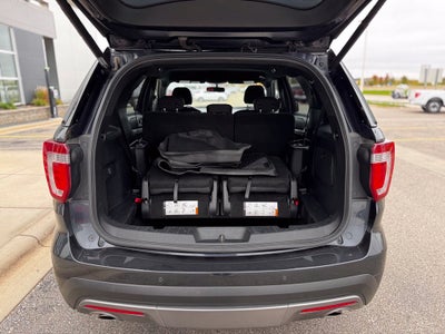 2017 Ford Explorer XLT w/Heated Steering Wheel + Tow Pkg