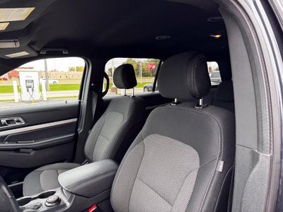 2017 Ford Explorer XLT w/Heated Steering Wheel + Tow Pkg