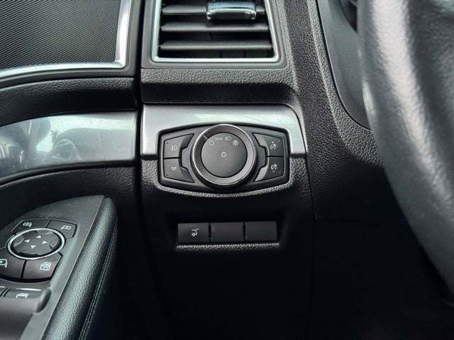 2018 Ford Explorer Limited w/ Heated Steering Wheel + Front 180 Camera