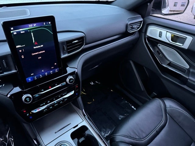 2022 Ford Explorer ST w/ Twin Panel Moonroof + Adaptive Cruise