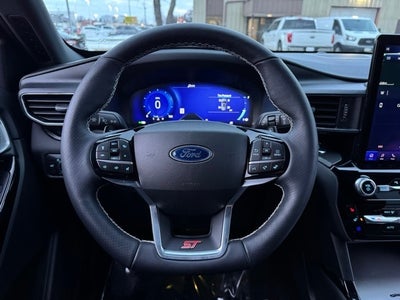 2022 Ford Explorer ST w/ Twin Panel Moonroof + Adaptive Cruise